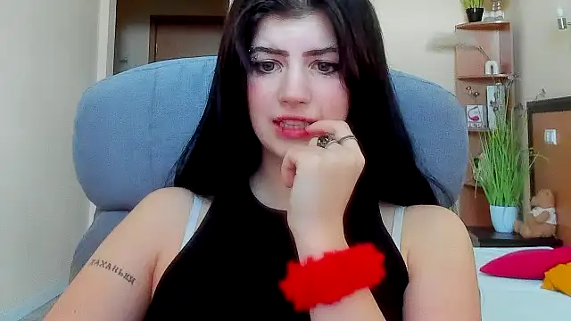 Snapshot of Miamoora chatting on October 10, 11:31 am Miamoora online show from October 10, 11:31 am
