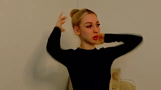 Sia a online show from January 12, 5:45 am