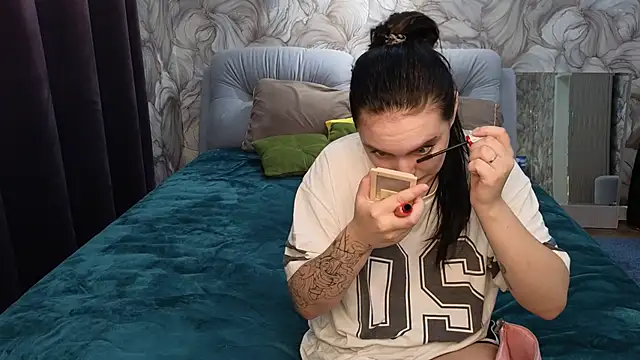 Snapshot of Mary_12 chatting on October 9, 8:23 am Mary 12 online show from October 9, 8:23 am