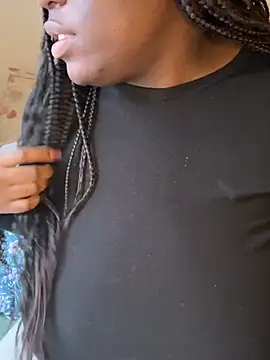 nanaisbackk online show from January 18, 1:48 pm