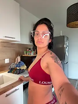 LaPetiteKim online show from February 23, 12:57 pm