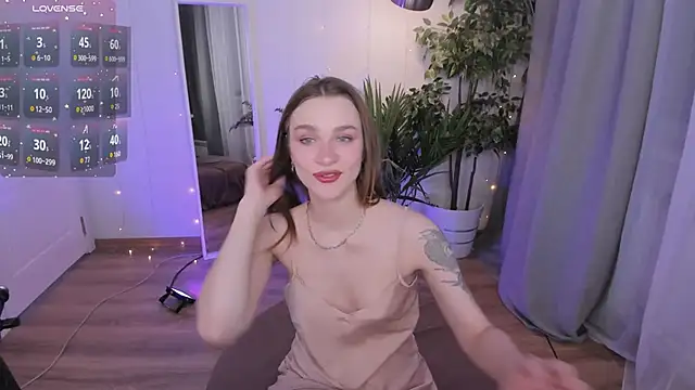 PollyMayer online show from March 6, 9:11 pm