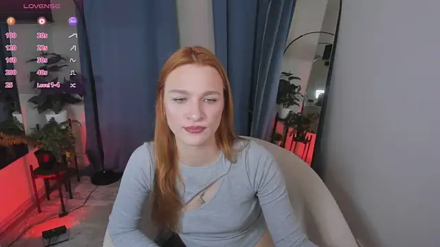 Snapshot of PollyMayer chatting on May 12, 8:39 pm PollyMayer online show from May 12, 8:39 pm