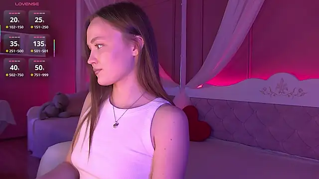 EmmaCamm online show from December 17, 12:44 pm