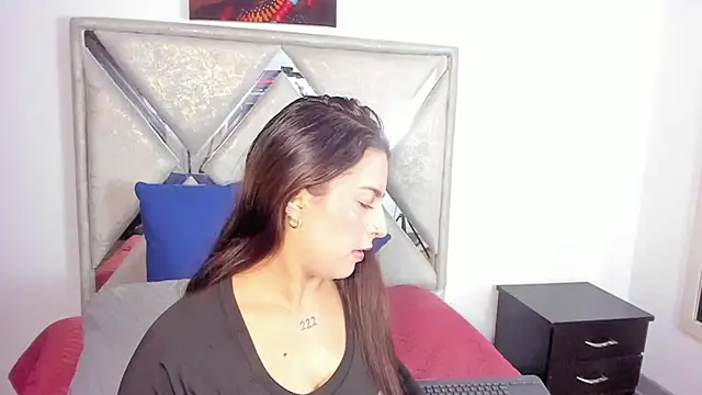 mia fox4 online show from October 24, 12:12 pm