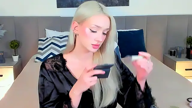 SugarWhisper online show from November 27, 4:31 pm