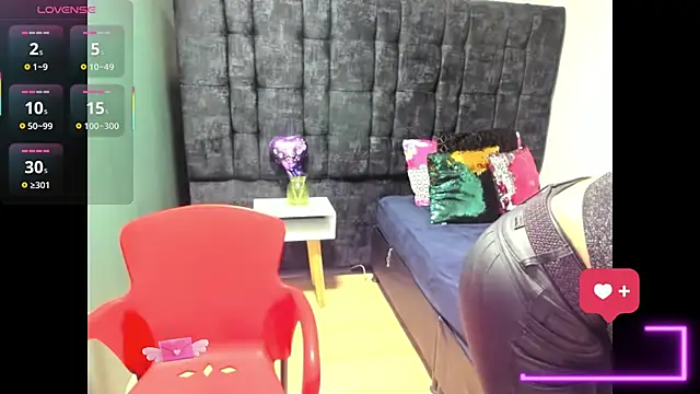 Charlotte  Gray online show from January 14, 9:42 pm