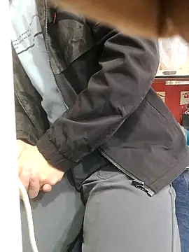 Snapshot of chougegg0214 chatting on October 28, 1:20 am chougegg0214 online show from October 28, 1:20 am