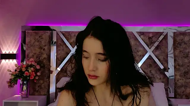 MeganR  online show from November 8, 11:10 am