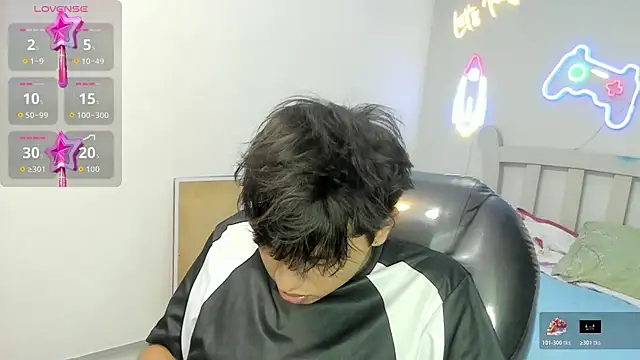 StiwenTwink online show from December 20, 7:32 pm