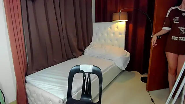 Snapshot of SophiaCoxxx chatting on October 21, 5:41 am SophiaCoxxx online show from October 21, 5:41 am