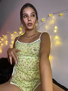 SaraMistick online show from April 17, 11:02 am