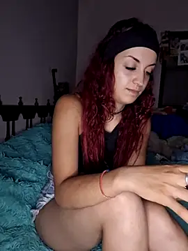 Snapshot of Sweetredevil chatting on January 8, 3:31 am Sweetredevil online show from January 8, 3:31 am