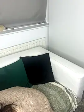 Snapshot of LolaReaX chatting on October 17, 7:11 am LolaReaX online show from October 17, 7:11 am