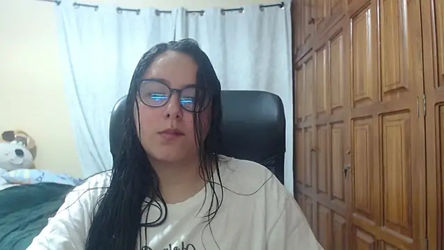 Venus cat  online show from April 12, 1:43 am