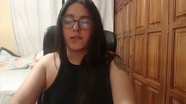 Venus cat  online show from April 22, 3:09 am