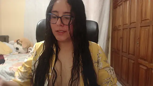 Snapshot of Venus_cat_ chatting on May 24, 9:20 pm Venus cat online show from May 24, 9:20 pm