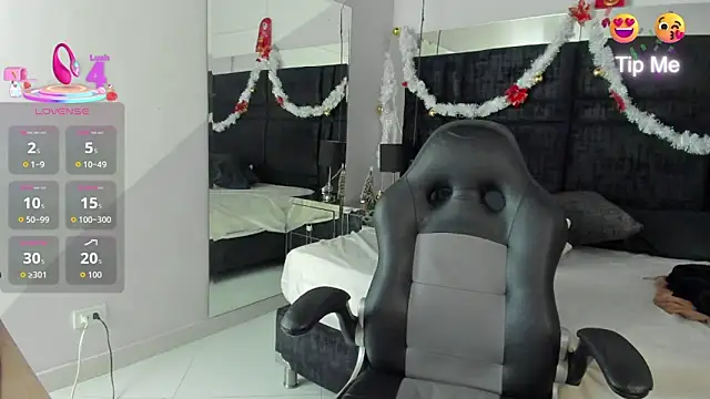 MayaCurvy online show from December 21, 5:47 am