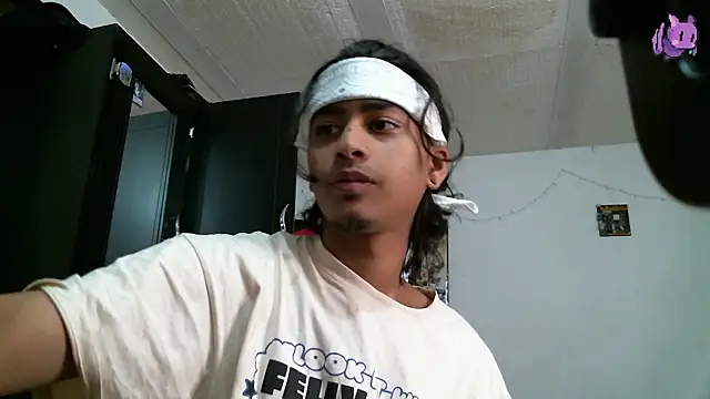 Snapshot of Dickie_Dicking chatting on February 18, 10:17 pm Dickie Dicking online show from February 18, 10:17 pm