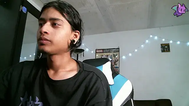 Snapshot of Dickie_Dicking chatting on February 27, 10:54 pm Dickie Dicking online show from February 27, 10:54 pm