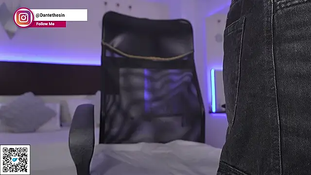 DanteeStone online show from March 21, 3:04 pm