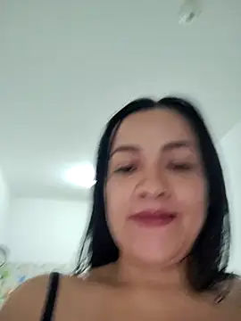 LindaSalo33 online show from December 4, 8:12 am