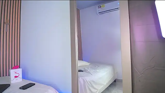 PiaGelvez online show from October 3, 1:02 am