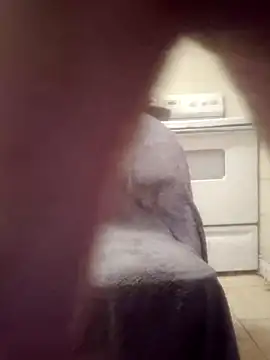 Curious9884 online show from March 22, 7:39 pm