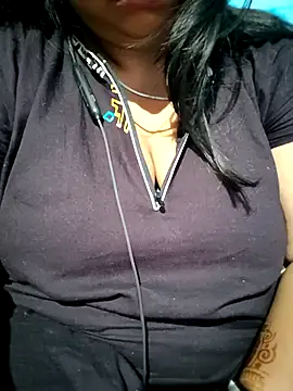 Snapshot of Angel_queen1 chatting on October 29, 1:41 am Angel queen1 online show from October 29, 1:41 am