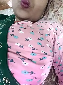 Snapshot of Neelam-baby1 chatting on February 7, 6:50 am Neelam-baby1 online show from February 7, 6:50 am