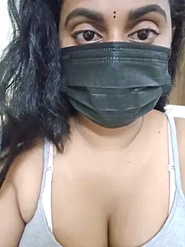 Snapshot of Dheronika_sweetie chatting on June 7, 6:22 pm Dheronika sweetie online show from June 7, 6:22 pm