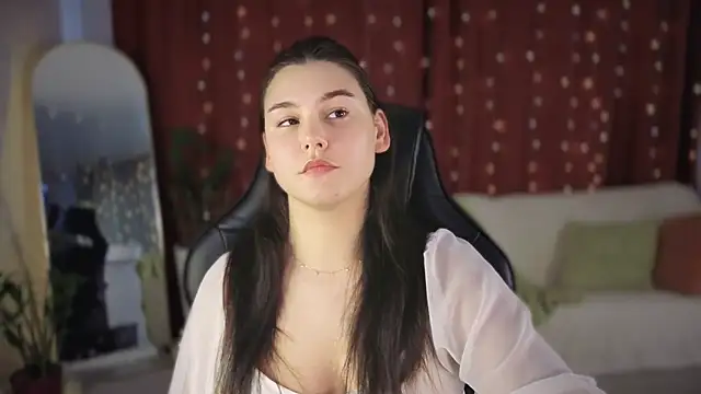 Snapshot of EmilyRichardss chatting on March 23, 9:35 am EmilyRichardss online show from March 23, 9:35 am