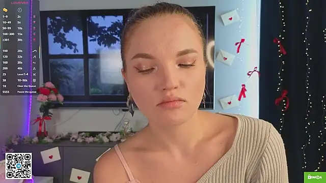 JulieLupo online show from March 12, 6:08 am