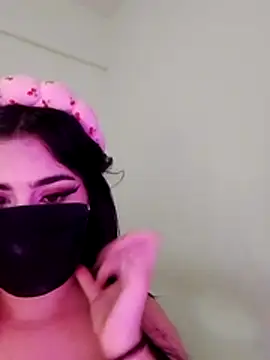 hot inaas online show from November 14, 11:24 pm