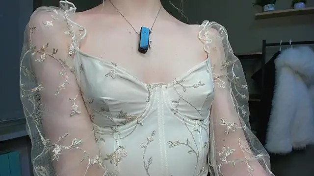 Snapshot of PocketDollX chatting on February 5, 5:06 pm PocketDollX online show from February 5, 5:06 pm