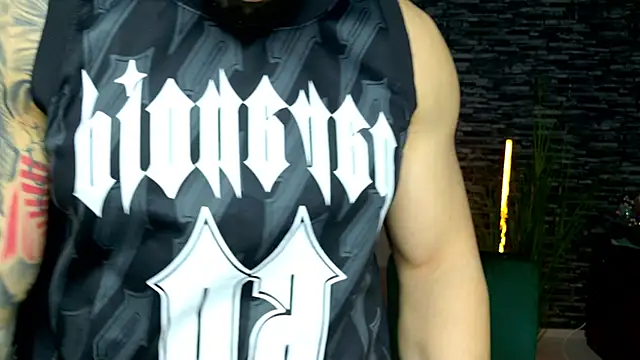 MasculineGuy99 online show from March 2, 8:04 pm