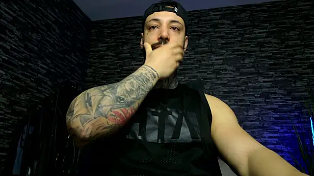 MasculineGuy99 online show from April 6, 2:31 am