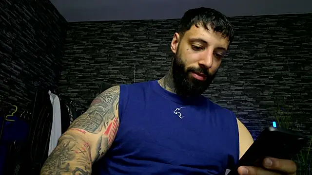 Snapshot of MasculineGuy99 chatting on May 15, 8:38 pm MasculineGuy99 online show from May 15, 8:38 pm