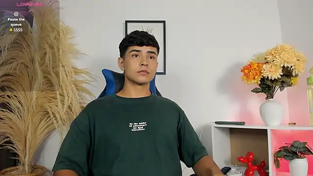 Thiago Connor21 online show from May 14, 11:33 pm