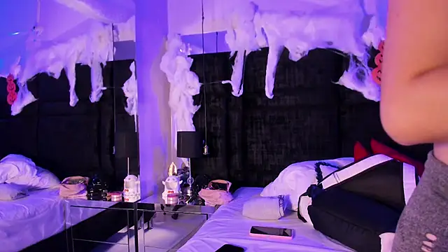 Latin Pleasures online show from October 23, 8:18 pm