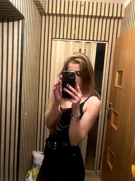 pleasedontpressaredburton online show from October 7, 6:27 pm