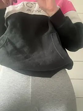 pleasedontpressaredburton online show from October 16, 7:31 am