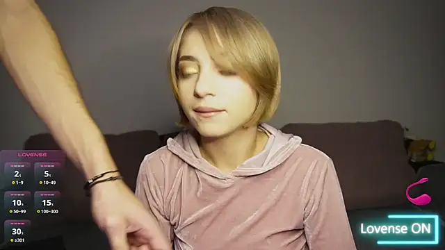 Dahliacruzz online show from November 4, 7:02 pm