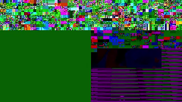 Snapshot of Emilycute18__ chatting on October 31, 9:32 am Emilycute18 online show from October 31, 9:32 am