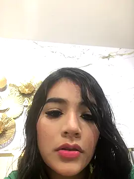 Snapshot of Emilycute18__ chatting on November 13, 8:08 pm Emilycute18 online show from November 13, 8:08 pm