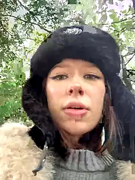 Snapshot of RollDolls chatting on October 13, 1:22 pm RollDolls online show from October 13, 1:22 pm