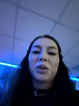 Snapshot of RollDolls chatting on January 6, 5:00 am RollDolls online show from January 6, 5:00 am