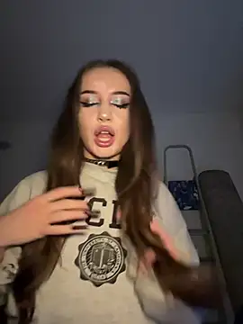 Snapshot of RollDolls chatting on January 11, 5:12 am RollDolls online show from January 11, 5:12 am