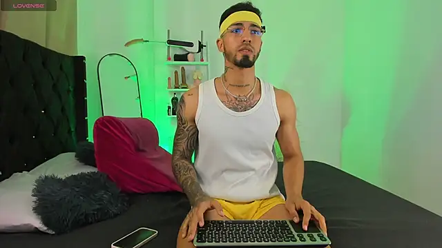 Snapshot of _Duriel chatting on October 2, 4:03 pm Duriel online show from October 2, 4:03 pm