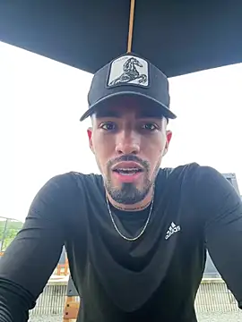 Snapshot of _Duriel chatting on February 25, 5:00 pm Duriel online show from February 25, 5:00 pm